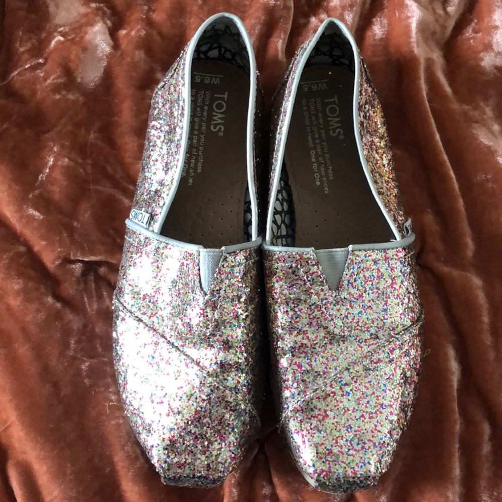 Toms